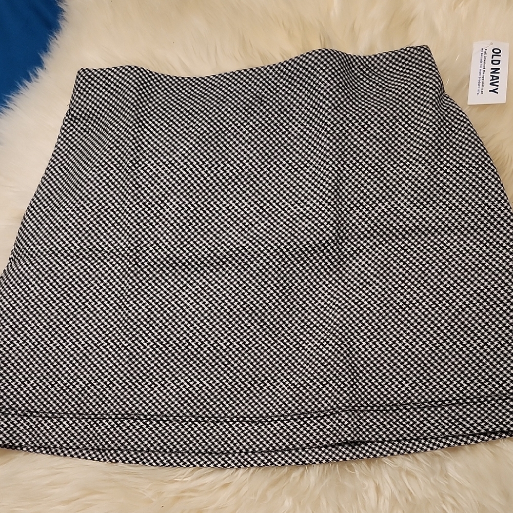 Girls Old Navy Houndstooth Black and White Skirt